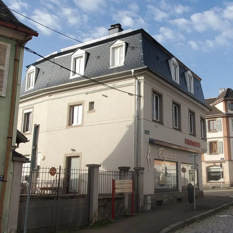 Immeuble du magasin Élégance au centre-ville de Munster après les travaux